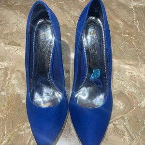 Size 12w hot tomato blue suede 4 inch heels